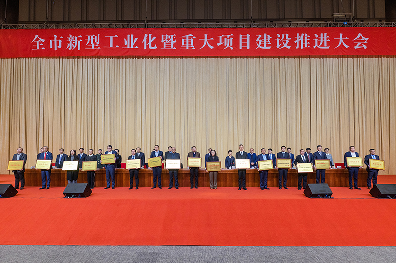 ��ϲ����K1�����ٻ���ͨ�н����ġ����Ҽ���ɫ��������  ������׿Խ�����ܹ���������ȫ������ҵ����50ǿ���ȶ�������